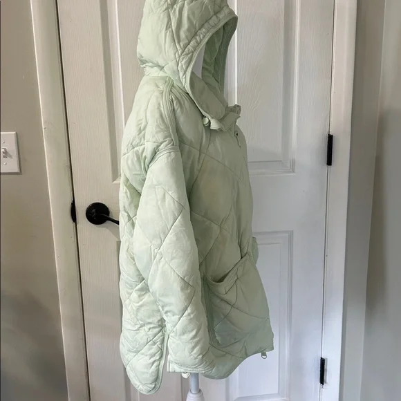 Free People movement mint green quilted jacket xxs over sized - Picture 7 of 10